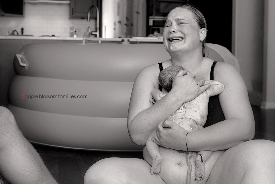 Read more about the article 10 lbs Vancouver Home Birth | Birth Photographer