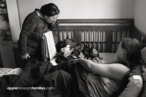 Read more about the article Home Birth | Vancouver Birth Photographer + Doula